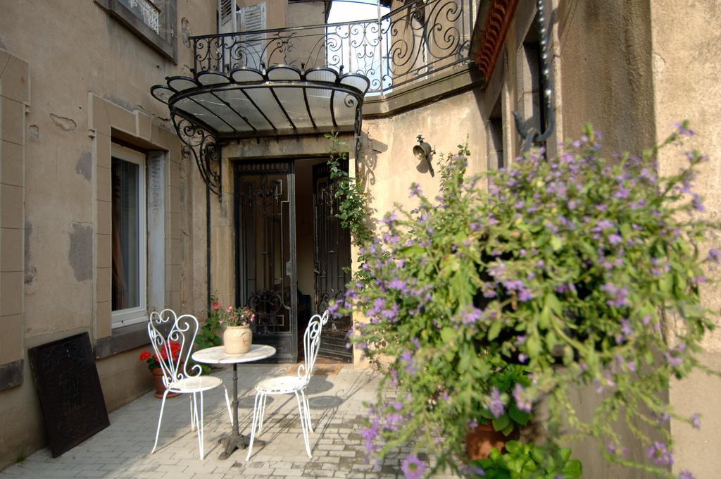 La Maison De Mariecamille Hotel Saint-Germain-Lembron Eksteriør billede